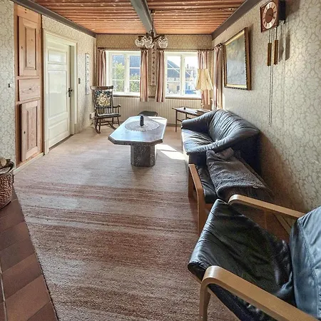 4 Bedroom In *